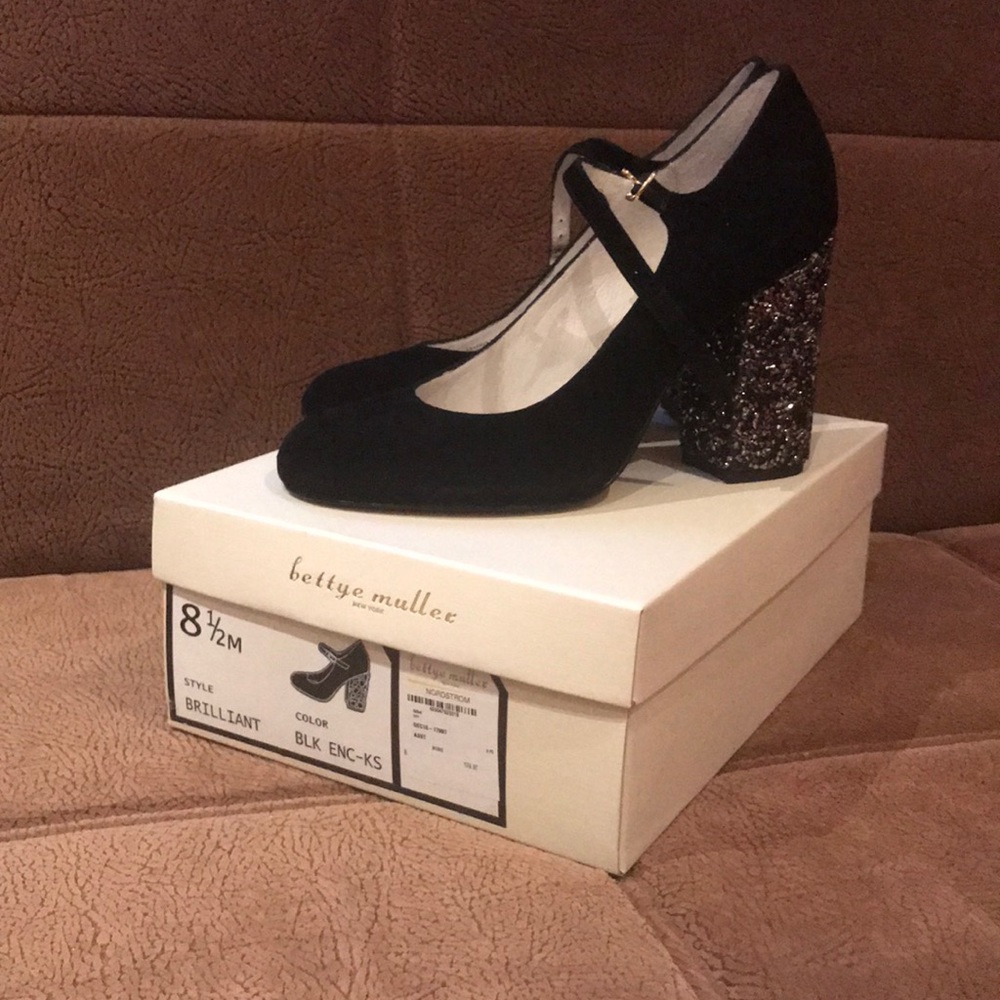 BETTYE MULLER 👠